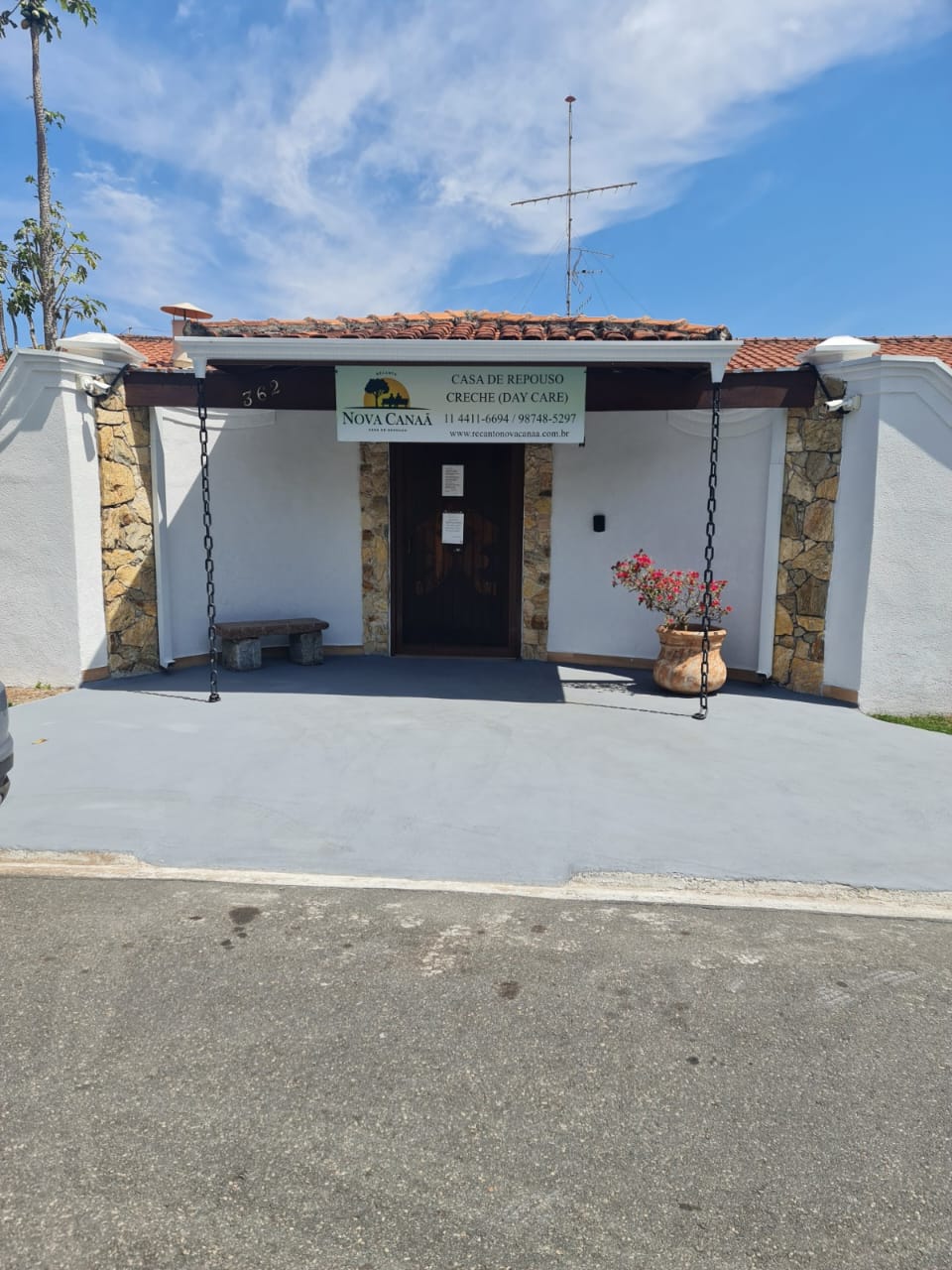 Fachada do Recanto Nova Canaã em Atibaia
